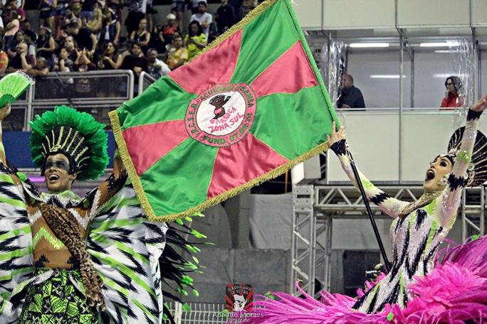 Assistir Carnaval - Wagner e Gabi formam o primeiro casal de mestre-sala e  porta-bandeira da Gaviões online